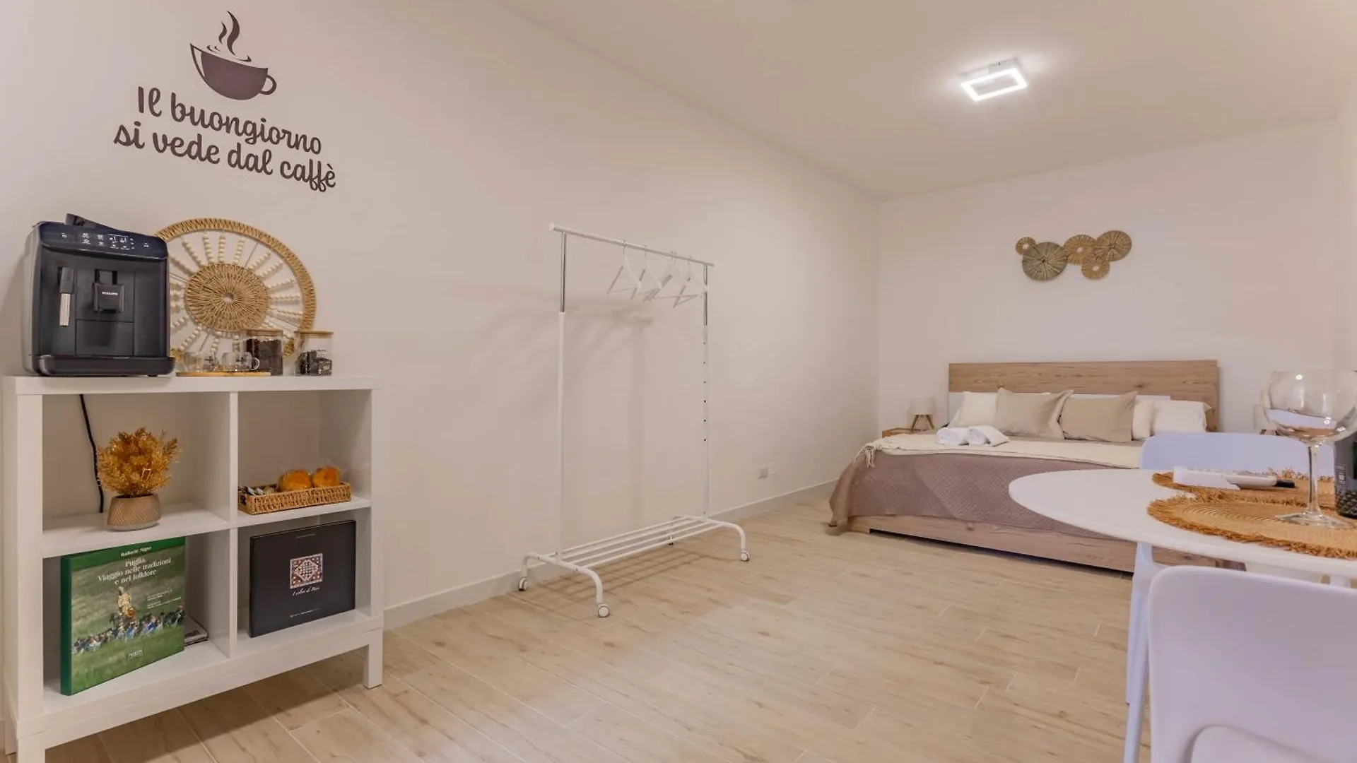 4 Twins - Central Room Bari Apartment