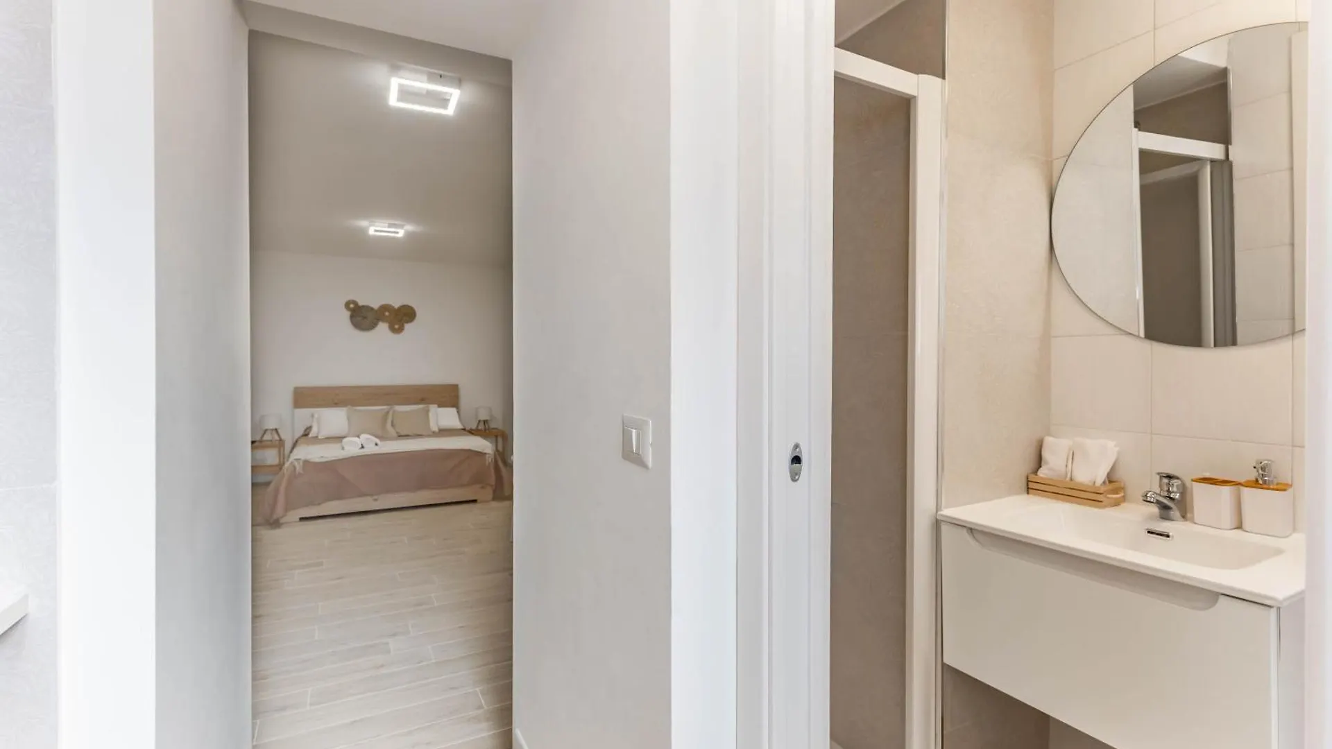 4 Twins - Central Room Bari Apartment