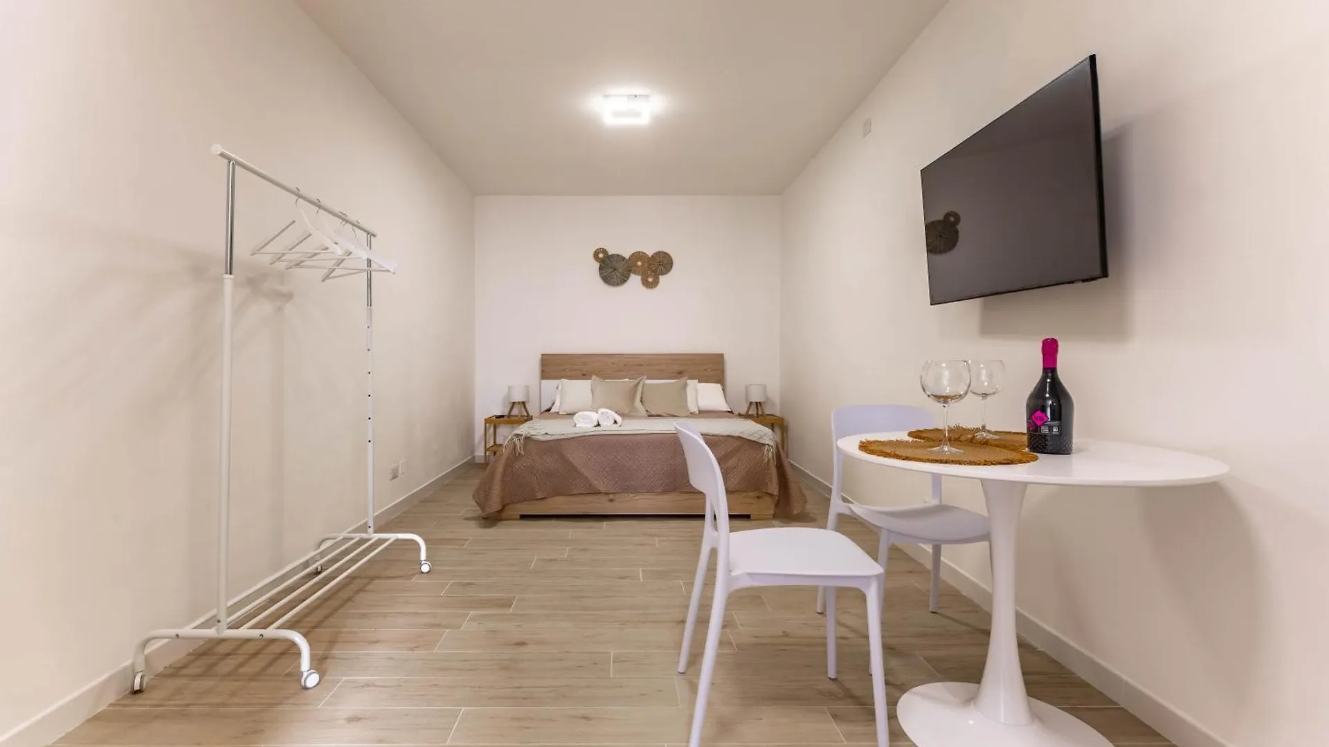 4 Twins - Central Room Bari