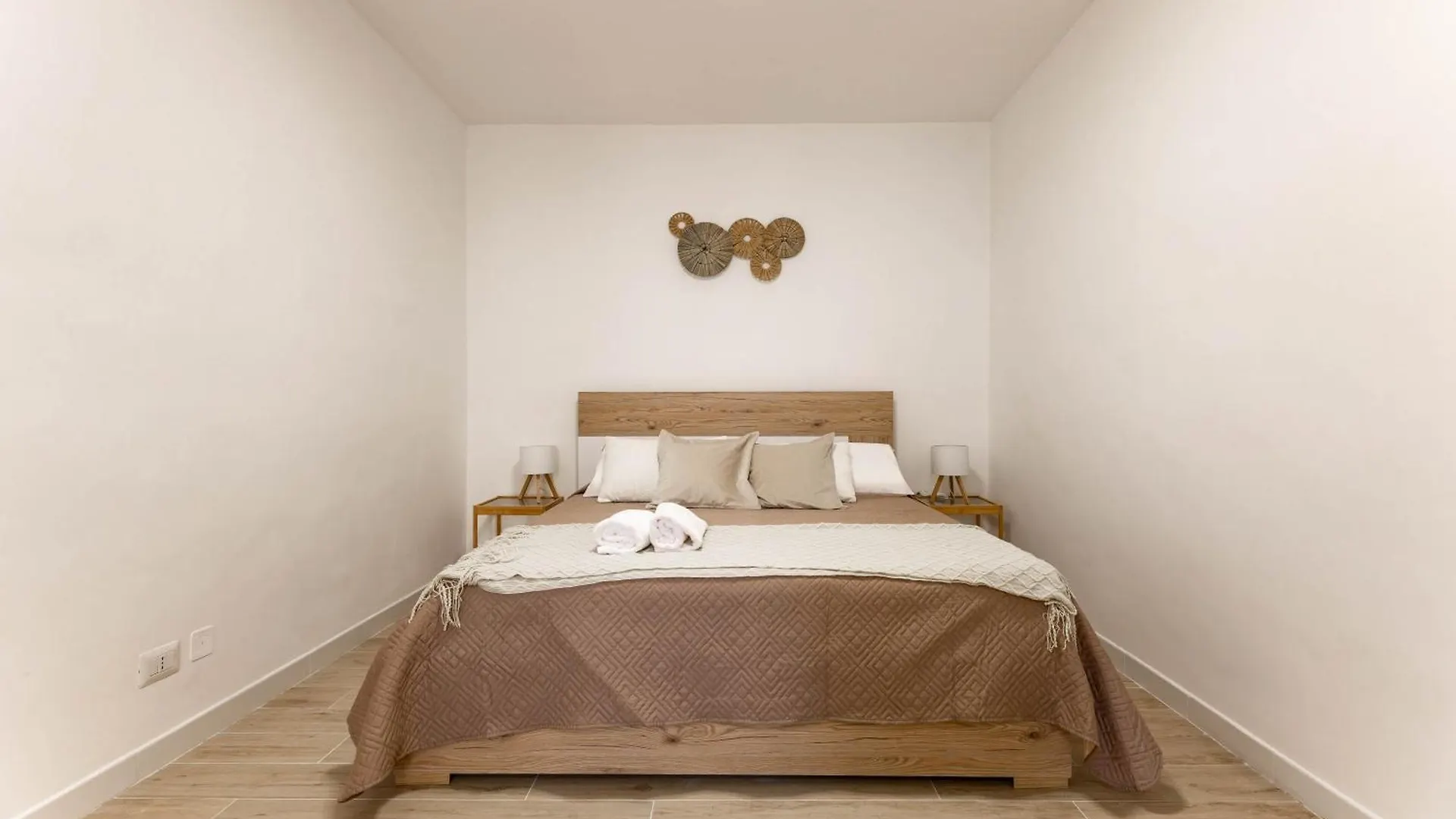 4 Twins - Central Room Bari Italy
